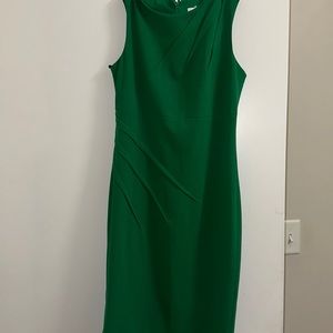 Green sleeveless professional dress
